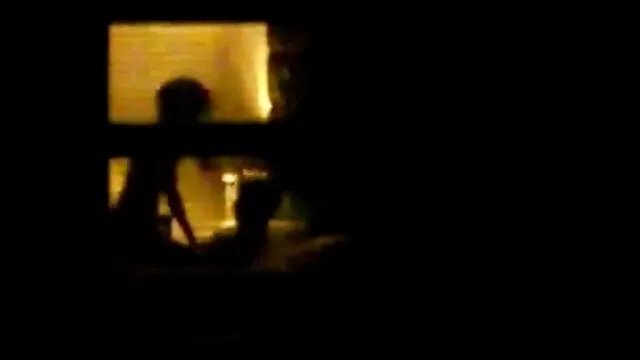 Bonnie esclava BDSM encadenada Tormentos ponolatino de agua y látigo