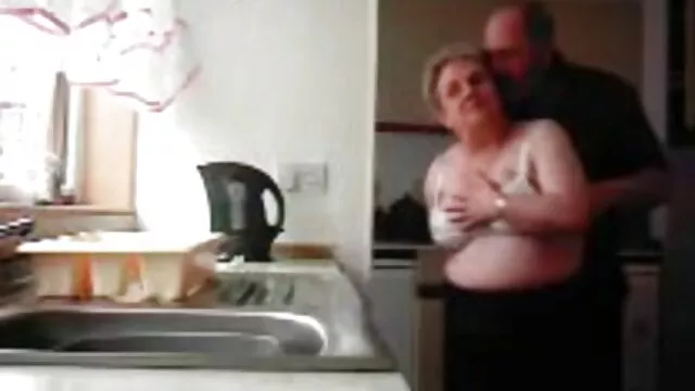 Peludo amateur masturbándose trios sexuales latinos