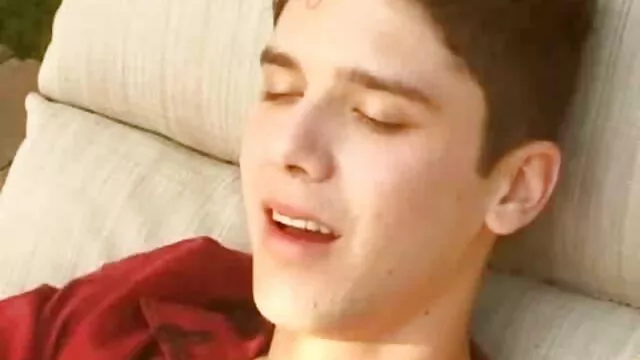 tetona adolescente recogida para un buen porno latino en casa trabajo