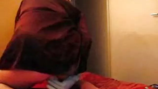 Pequeña videos porno español latino novia bien formada devastada por una polla madura en el suelo