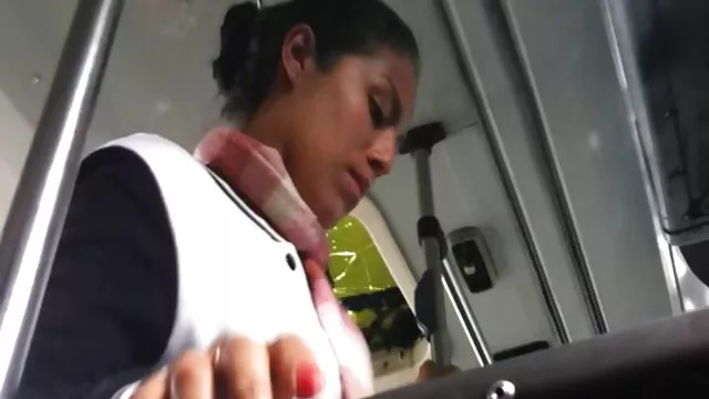 Dos modelos fetichistas amordazadas en la sala de esclavitud de videos pornos audio latino Clarissa