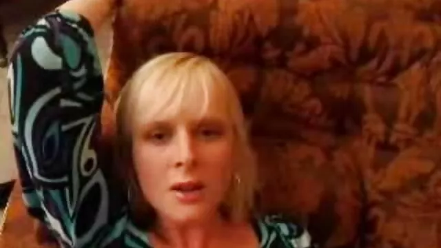 Raylin maturbando videos porno en castellano latino su coño en un final pegajoso ooey