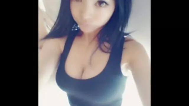 Jessica Bangkok se videos porno en audio latino mete la nuez en la boca