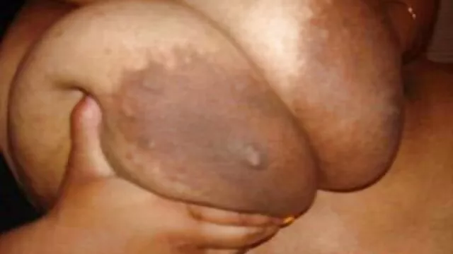Sarah Young tocándose porno videos en español latino en un video muy temprano