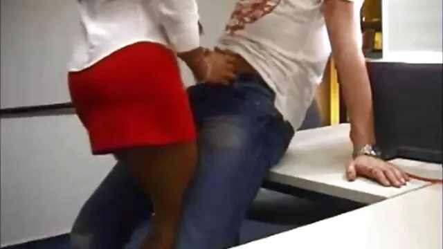 Auf Toilette porno latino hablado schamlos vom Freund gefickt